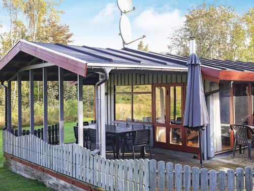  Four-Bedroom Holiday home in Roslev 3 in Nøreng