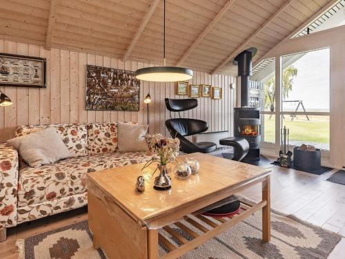 Three-Bedroom Holiday home in Højslev 4