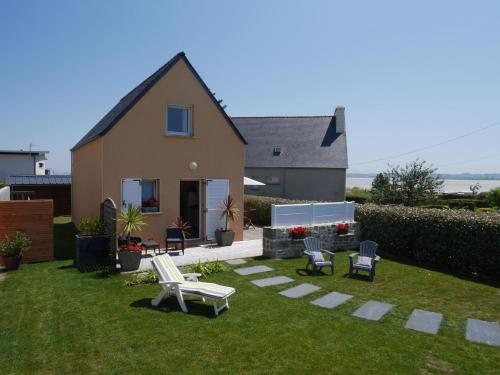 B&B Plounéour-Trez - Holiday home with sea views, Plounéour-Brignogan-Plages - Bed and Breakfast Plounéour-Trez