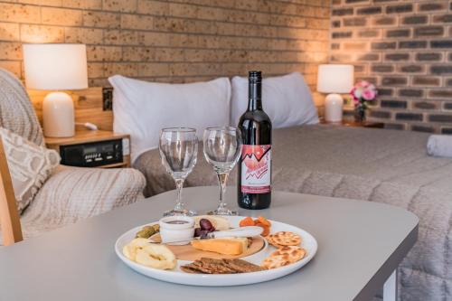 เซตต์เลอร์ส มอเตอร์ อินน์ (Settlers Motor Inn) in เทนเทอร์ฟิวด์