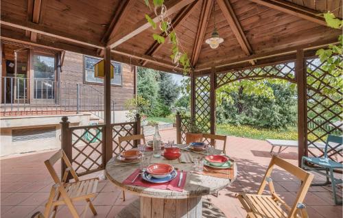  4 Bedroom Lovely Home In Manziana in Manziana