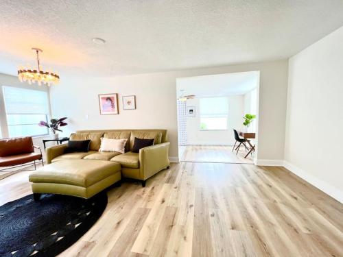 Fantastic Boho Chic Home Clearwater St Pete Tampa in Largo, USA