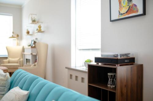 115 N Main HUGE 2 bedroom unit on Main Street in St. Charles, USA
