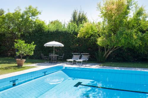 Swimming pool, Villa Oleandra with Pool up to 12 People in Volta Mantovana