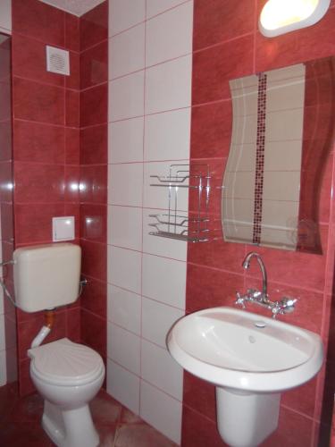 "Ahtopol"-rooms for rent-free parking 100 meters away in Akhtopol