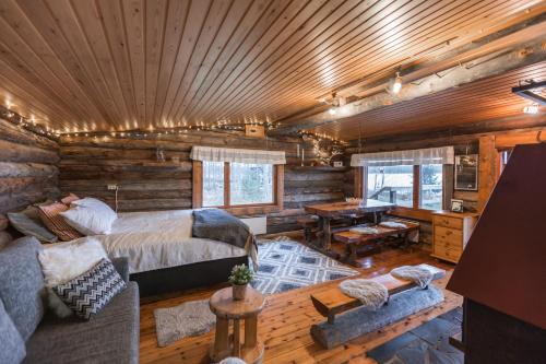 Lapland Northern Lights Cabin - Wooden Sauna