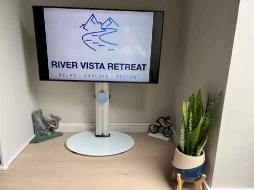 River Vista Retreat - Luxury duplex Apt - Views - Parking - Cycle storage - Spa access option