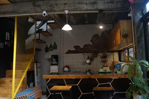 แฮปปี้ เฮาส์ บีเอ็นบี โบรโม แบ็คแพคเกอร์ (Happy House BnB Bromo backpacker) in โปรโบลิงโก้