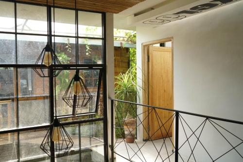 แฮปปี้ เฮาส์ บีเอ็นบี โบรโม แบ็คแพคเกอร์ (Happy House BnB Bromo backpacker) in โปรโบลิงโก้