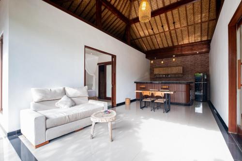 Supala Private Living B - Tap to explore photos