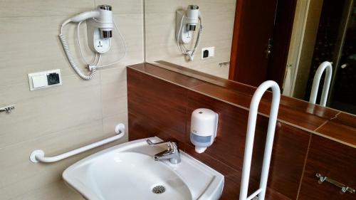 Hotel Trojka Room Type - Double or Twin Room - Disability Access