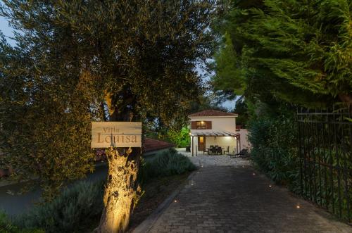  Villa Louisa in Vromolimnos