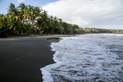 Beach, Caribbean Ashanti Lodge in Trois-Rivieres