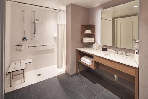 Queen Studio with Mobility Accessible Roll-In Shower