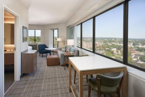 Studio King Suite with City View