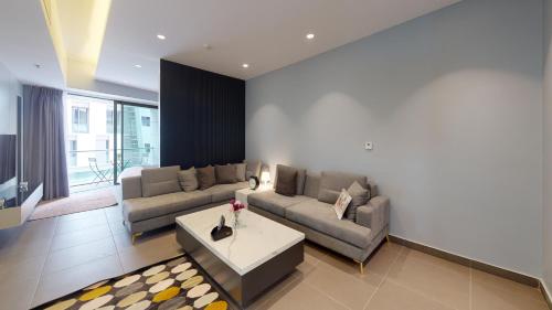 One-Bedroom Apartment image 2