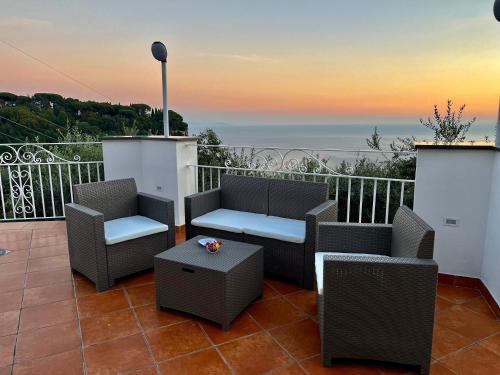 Infinity Experience Casa Vacanza Incantevole con Terrazzo in Scala