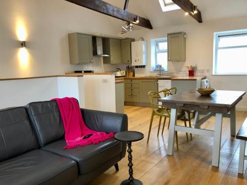 Facilities, Cosy cottage, short walk to Southbourne beach and restaurants in Boscombe East