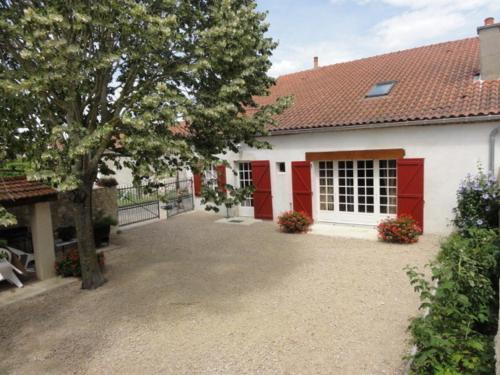 Gîte Charroux - Allier, 4 pièces, 7 personnes - FR-1-489-271 - Location saisonnière - Charroux