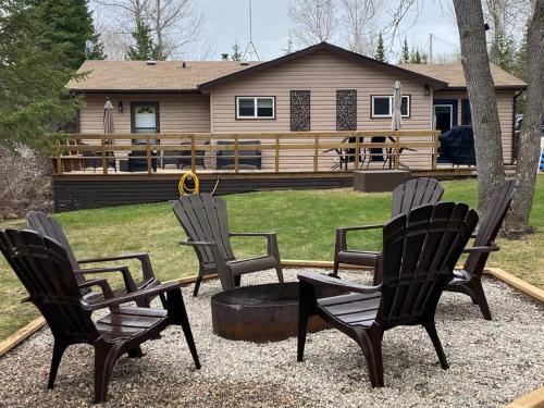 . Beautiful private Lakeway Cottage in Traverse Bay