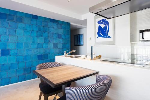 THE HARBOR TERRACE Room Type - Standard Twin Room with Sea View
