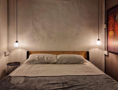Treehouse Hostel – Kuching, CA