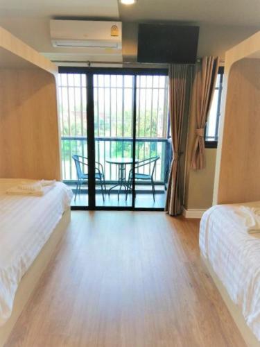 La La Moon Krabi Poshtel'n' Pool – Krabi, CO
