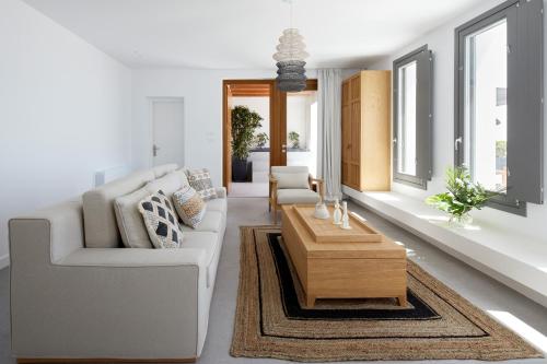 Kamini Santorini Villas