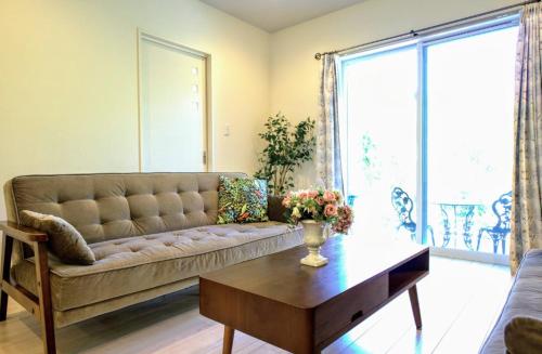 Frennch House – Uruma, CA