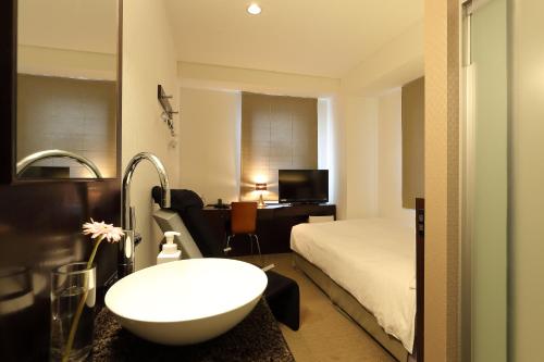 Double Room with Small Double Bed and Shower