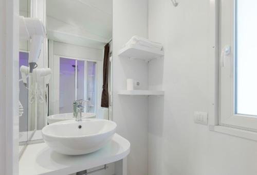 3 bedrooms, 6 beds