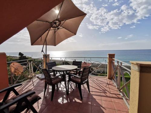 Exclusive Beachfront Penthouse - Apartment - Almayate Alto