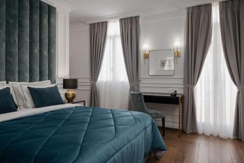 Praxitelous Luxury Suites - image 12