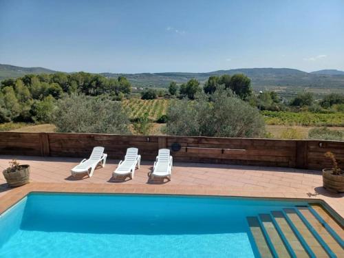 Breathtaking views and 2 swimming pools in Sant Pau d'Ordal