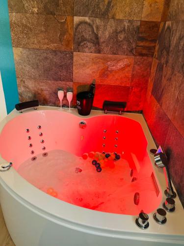 Appartement jacuzzi 4 étoiles - Love Room Merveille