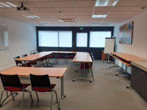 Kyriad Niort-Espace MendesFrance - image 6