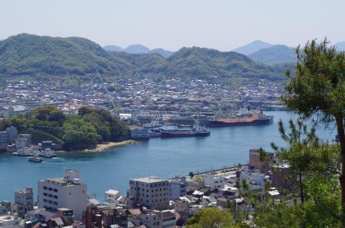 Japanese-Style Family Room with Shared Bathroom