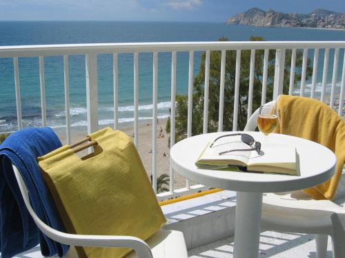 Double Room with Sea View image 10