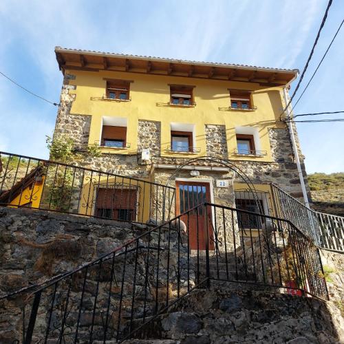 La Casa de Sara gîte à louer Llánaves de la Reina
