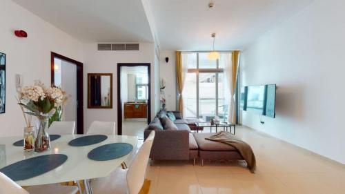 1Bedroom Apartment With Big Patio Close To The Metro-Marinawalk, Dubai