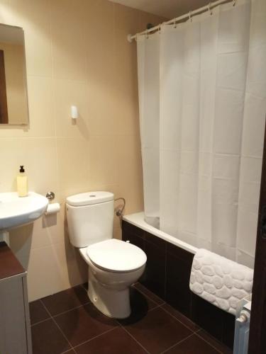 Vannas istaba, Apartamento Ibañez Martín (Apartamento Ibanez Martin) in Mora de Rubielos