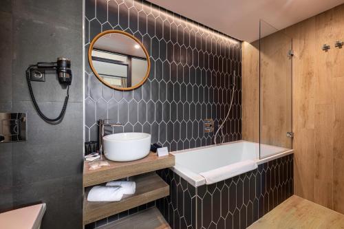 Avar Hotel - image 2