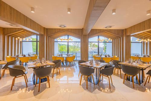 Avar Hotel - image 9
