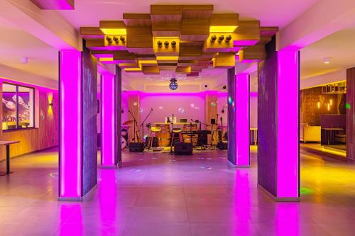 Avar Hotel - image 8