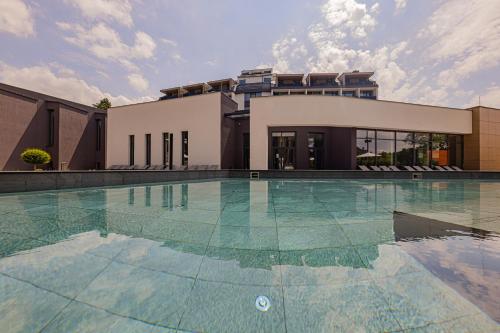 Avar Hotel - image 5