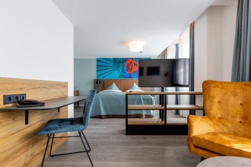 room detail thumbnail 1