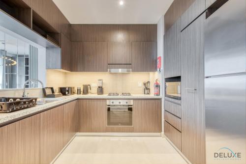 Elegant 2BR at Downtown Views Downtown Dubai by Deluxe Holiday Homes, Dubai (photo 5)