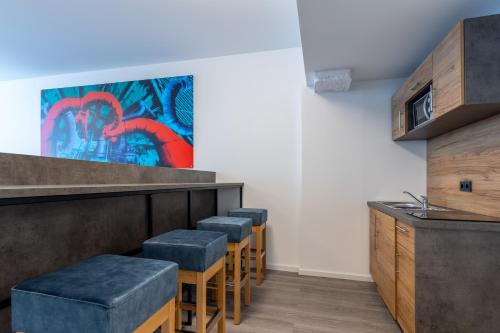 Trip Inn Living & Suites - image 7