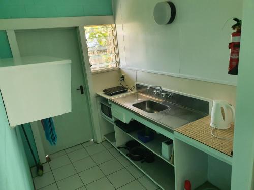 keuken, Sunny Beach Lodge in Aitutaki