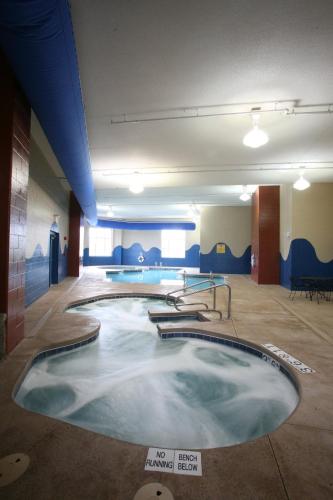 Holiday Inn Omaha Downtown - Waterpark, an IHG Hotel